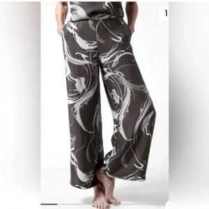 Athleta Calm Cool Lightweight Flowy pant in marble print Women’s size Large EUC
